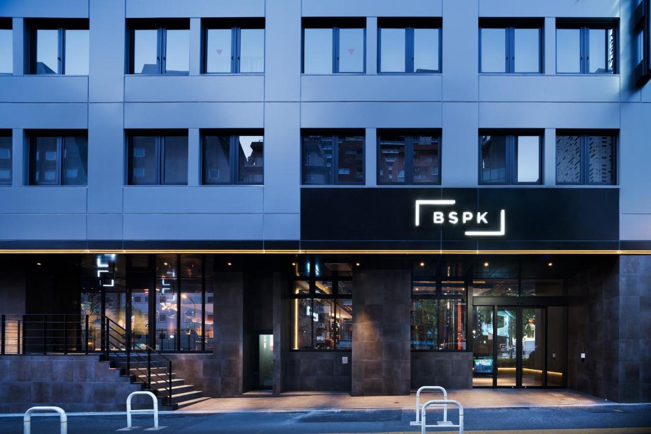 Bespoke Hotel Shinjuku Токио Екстериор снимка